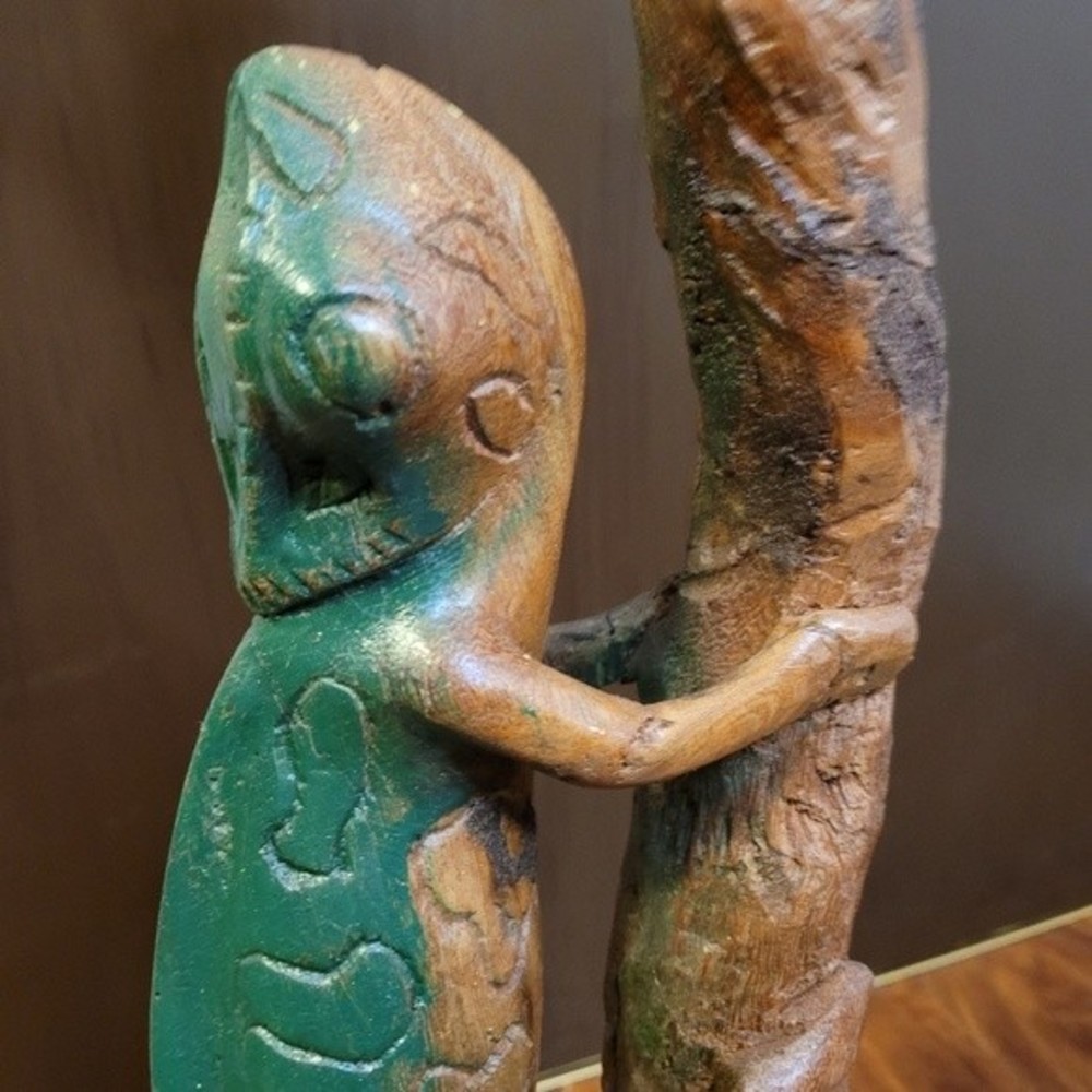 Handcarved Wooden Chameleon Statue Scupture Primitive - Picture 5 of 7